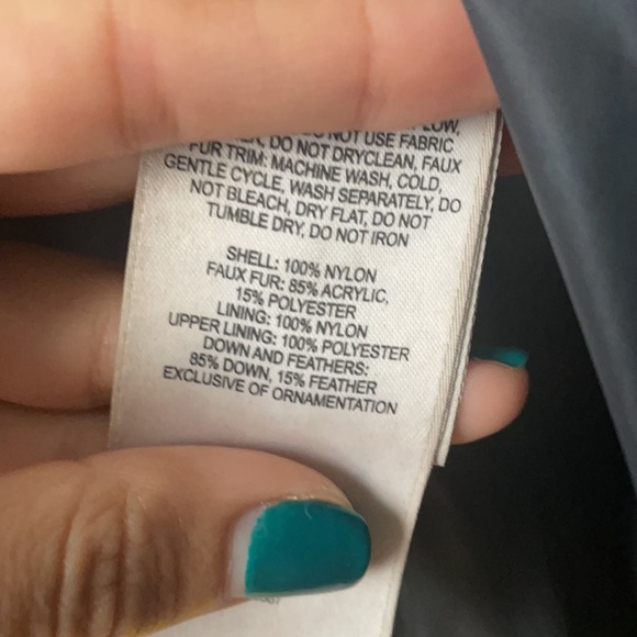 Mountain Hardwear Women’s Medium Mid length Puffer - Picture 8 of 8